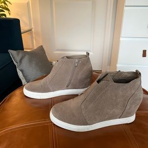 Steve Madden Wedge Sneakers, Size 9